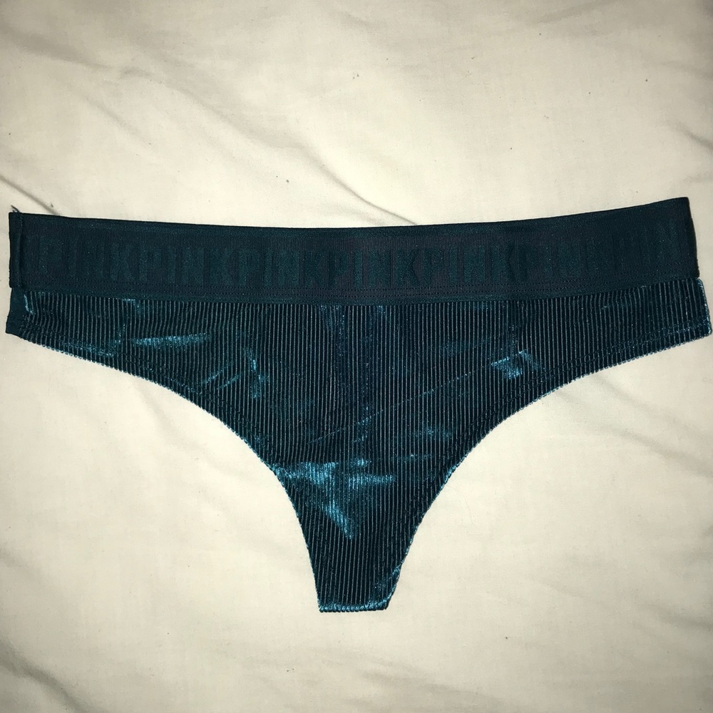 VS PINK THONG